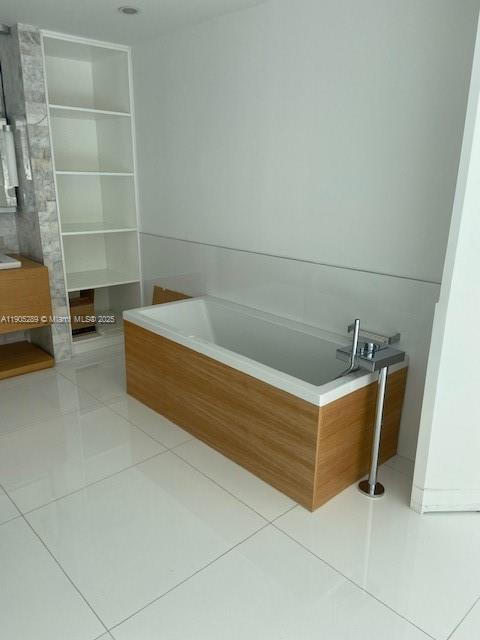 Building Photo - 1000 N Shore Dr