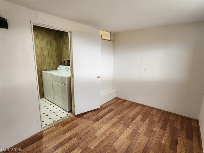 Building Photo - 1111 Hardy Ln