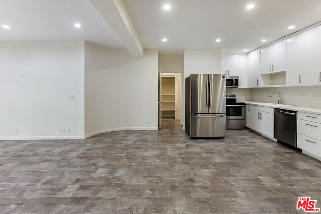 Building Photo - 1440 Veteran Ave