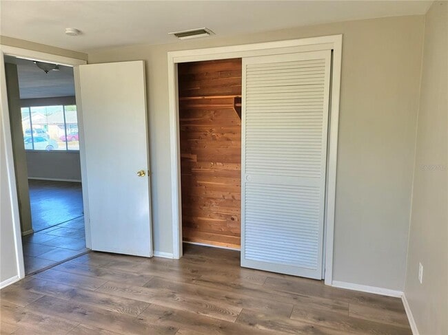 Building Photo - 4004 Grayton Dr