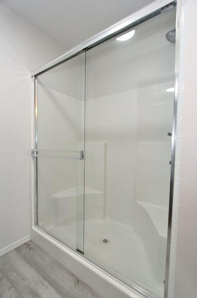 Building Photo - Single-Level Home In Quiet Neighborhood