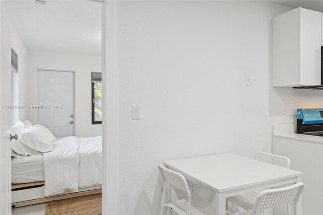 Building Photo - 17003 SW 107th Pl