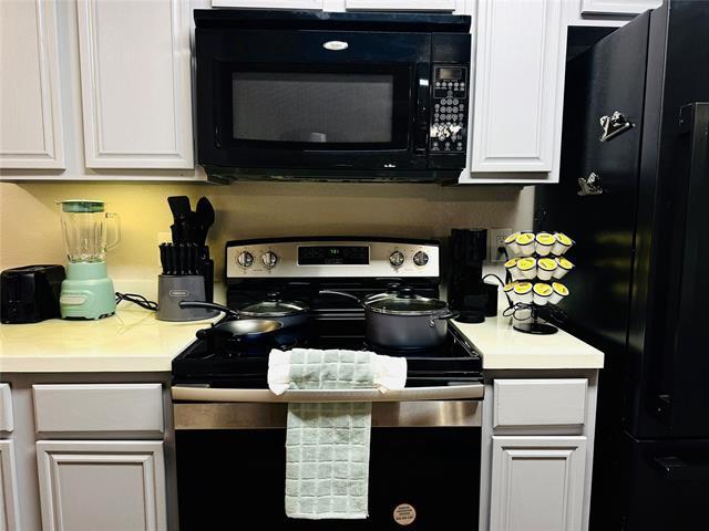 Building Photo - 2808 Sunset Strip Dr