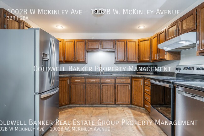 Building Photo - 1002 W McKinley Ave