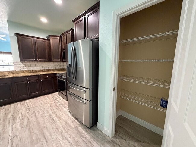 Building Photo - 114 Rearden Wy