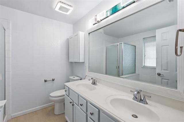 Building Photo - 417 Niagara Falls Dr