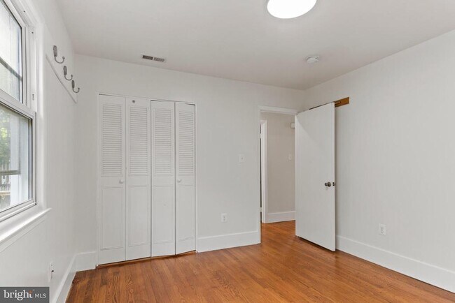 Building Photo - 3709 Forestdale Ave