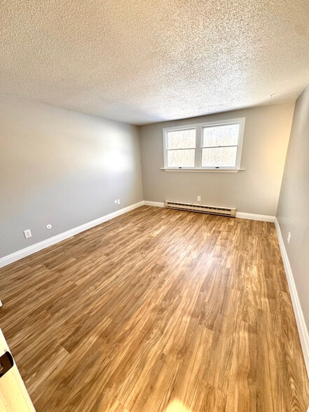 Building Photo - 83 Fickett Rd