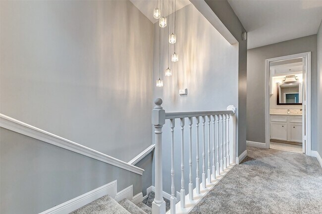 Building Photo - 1727 Cloister Dr