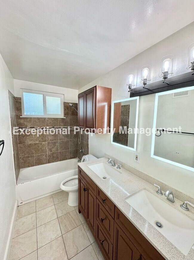Building Photo - Great 3 bed 2 bath home