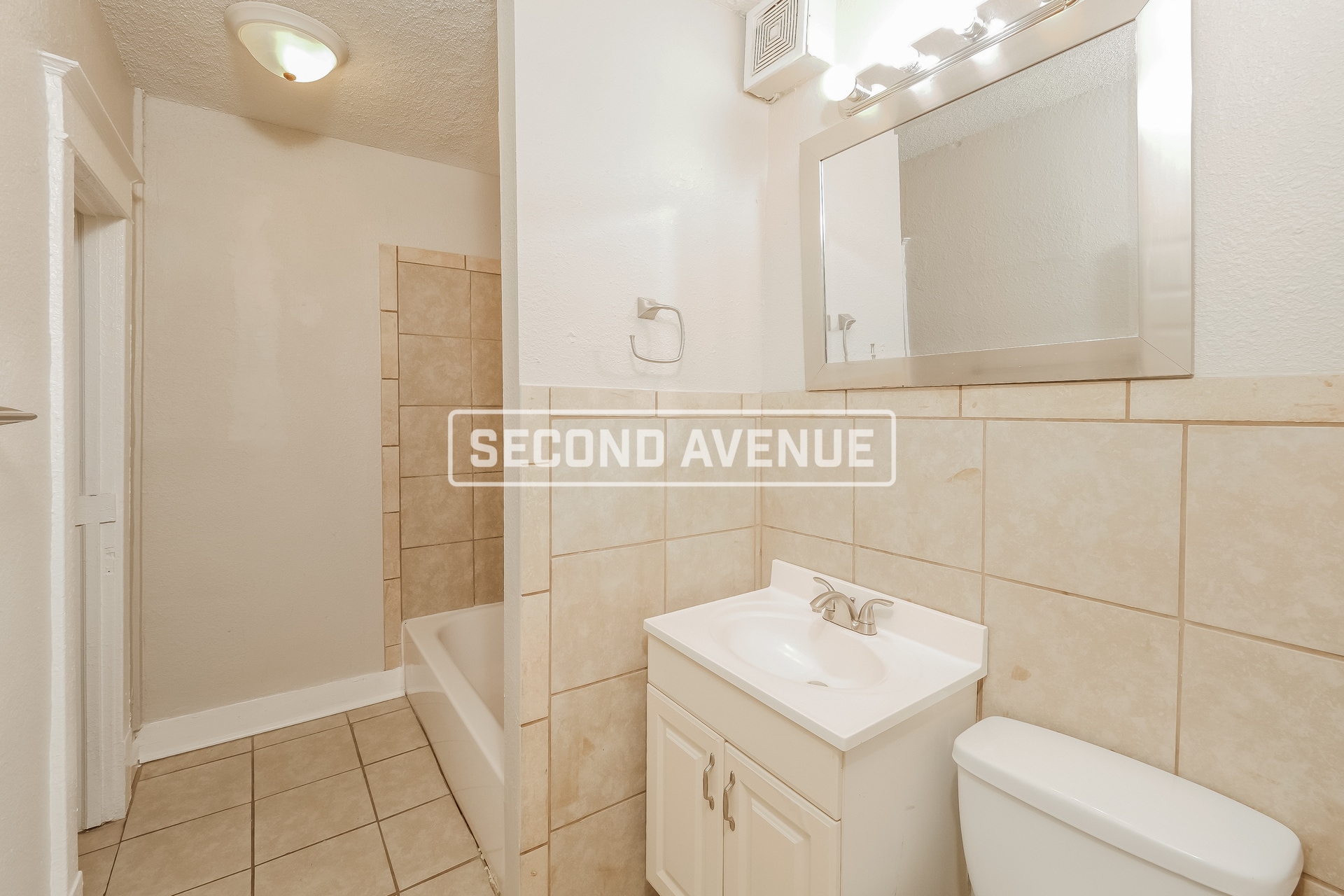 Building Photo - 3601 E 27th St