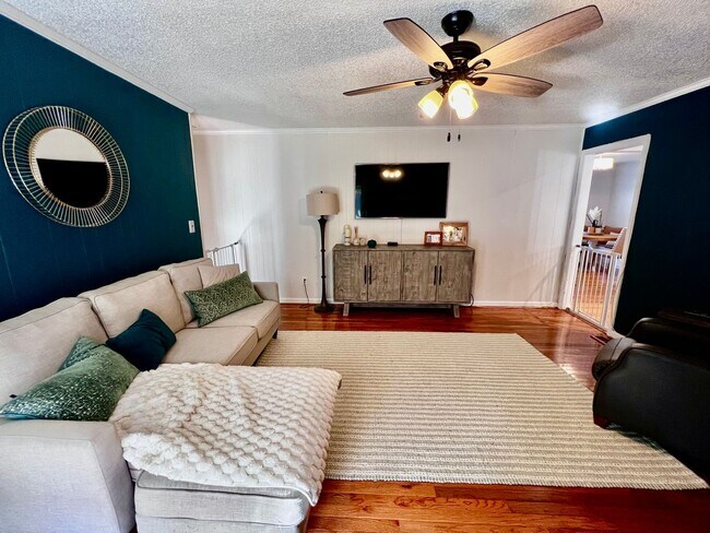 Building Photo - Beautiful All-Brick Ranch in the Heart of ...