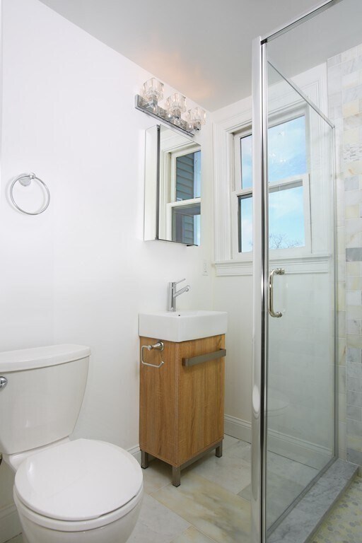 Building Photo - 660 Somerville Ave