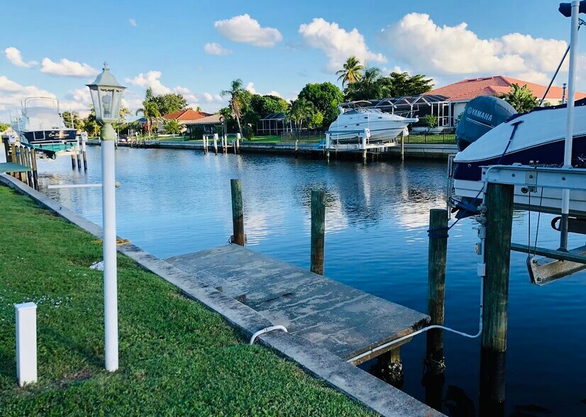 Building Photo - 381 Delido Ct