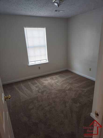 Building Photo - 232 Dogwood Pointe Dr