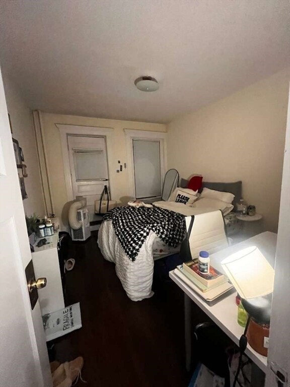 Building Photo - 452 Park Dr