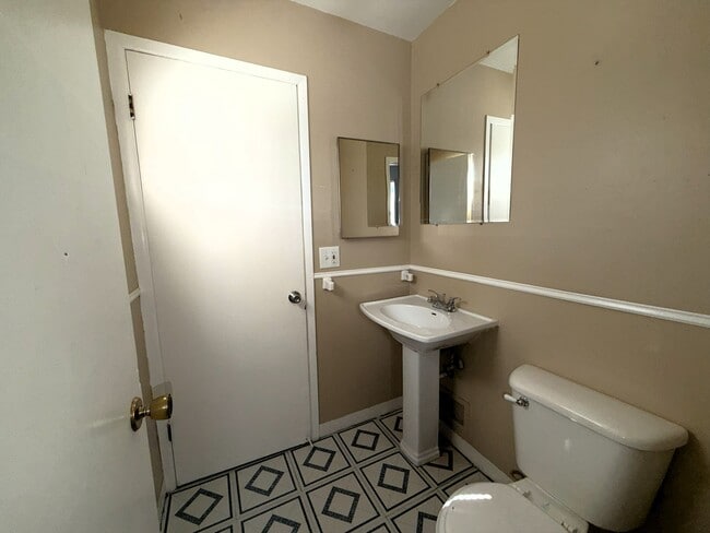 Building Photo - 31846 Regal Dr