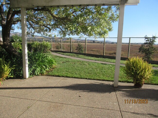 Building Photo - Napa Valley Yacht Club Living