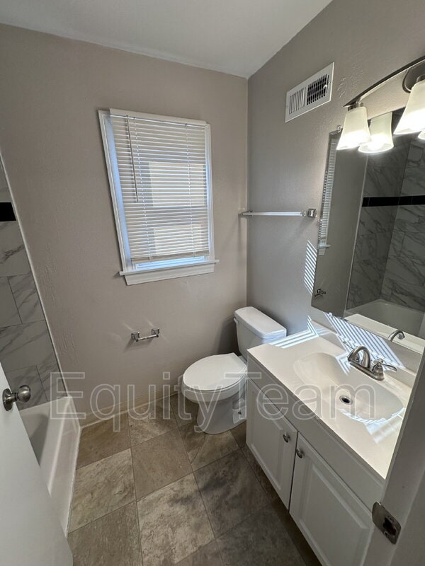 Building Photo - 517 Brunswick Dr