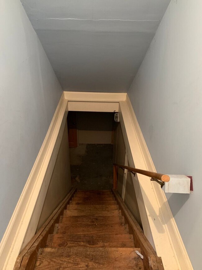 Building Photo - 4 Bedroom 2 Bathroom On the Edge of Dinkyt...