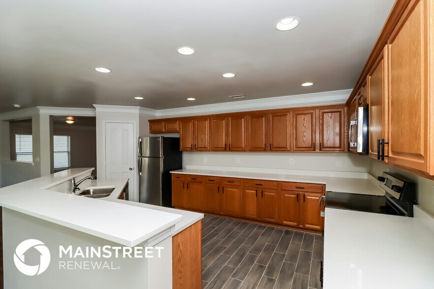Building Photo - 2013 Double Cedar Dr