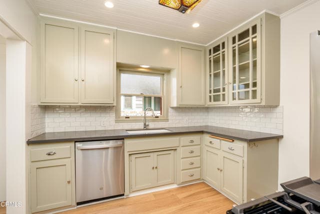 Building Photo - 847 S Los Robles Ave