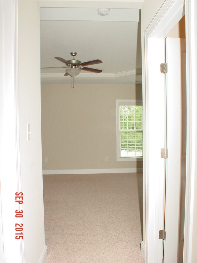 Building Photo - 124 Hurdle Ln