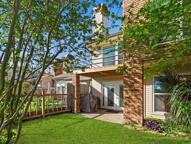 Building Photo - 15932 Seahorse Dr