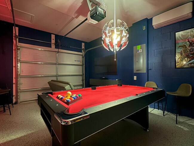 Building Photo - 1520 Oasis Club Blvd