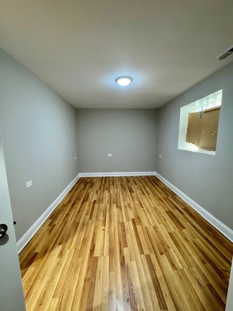 Building Photo - 3647 N Marshfield Ave