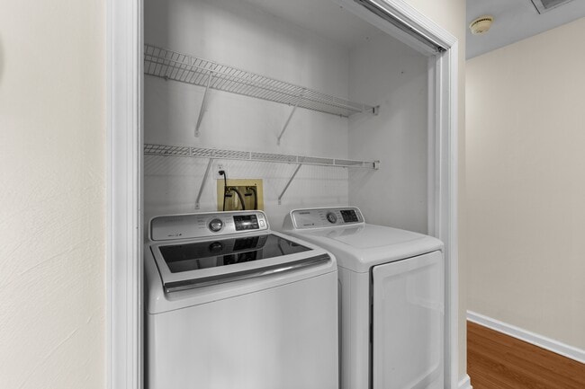 Building Photo - 609 Maxwood Ct