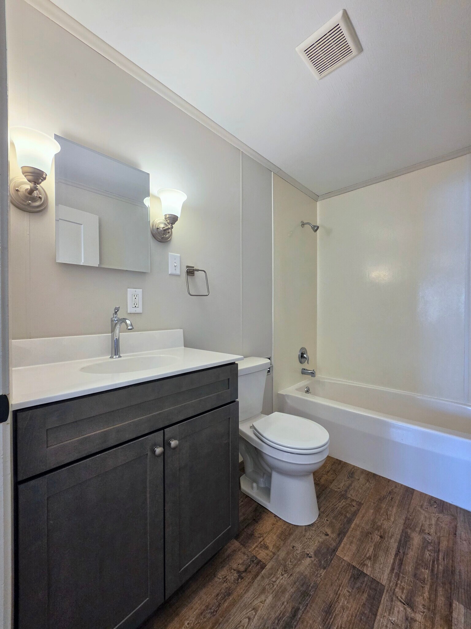 Building Photo - 2622 Creek Hill Rd