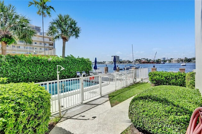 Building Photo - 101 N Birch Rd