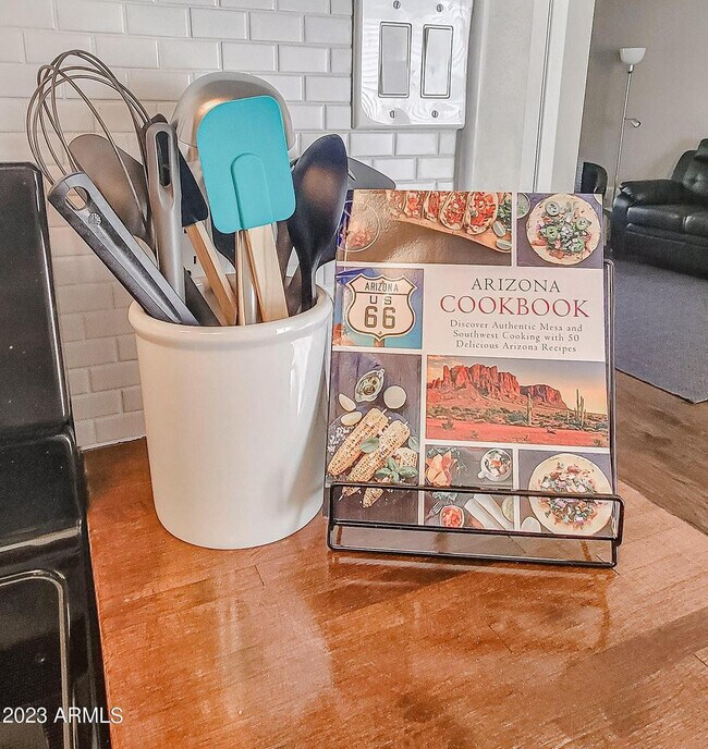 Building Photo - 3131 W Cochise Dr