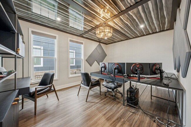 Building Photo - 101 Milvian Wy SE