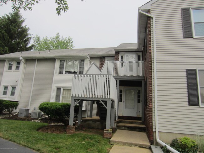 Building Photo - 22 Lasatta Ave