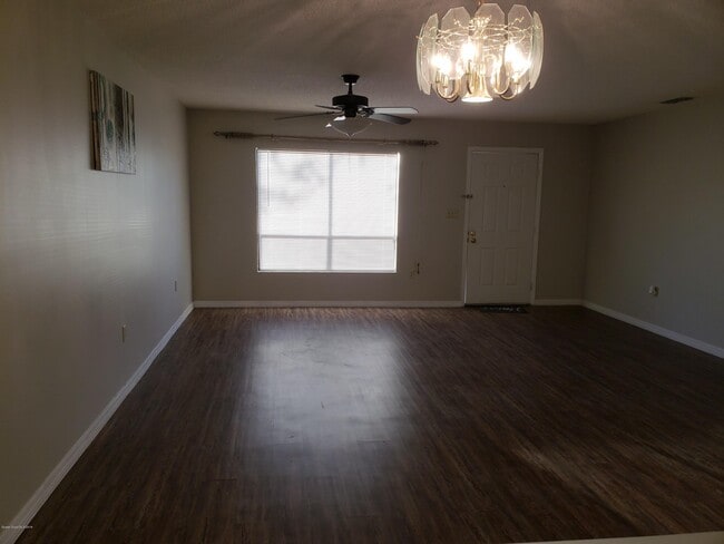 Building Photo - 139 McNeela Dr