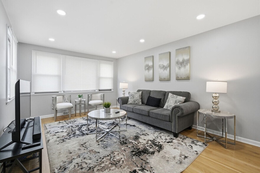 Building Photo - 12804 W Playfield Dr