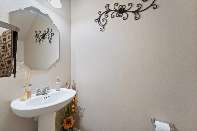 Building Photo - 1239 Maple Ace Dr