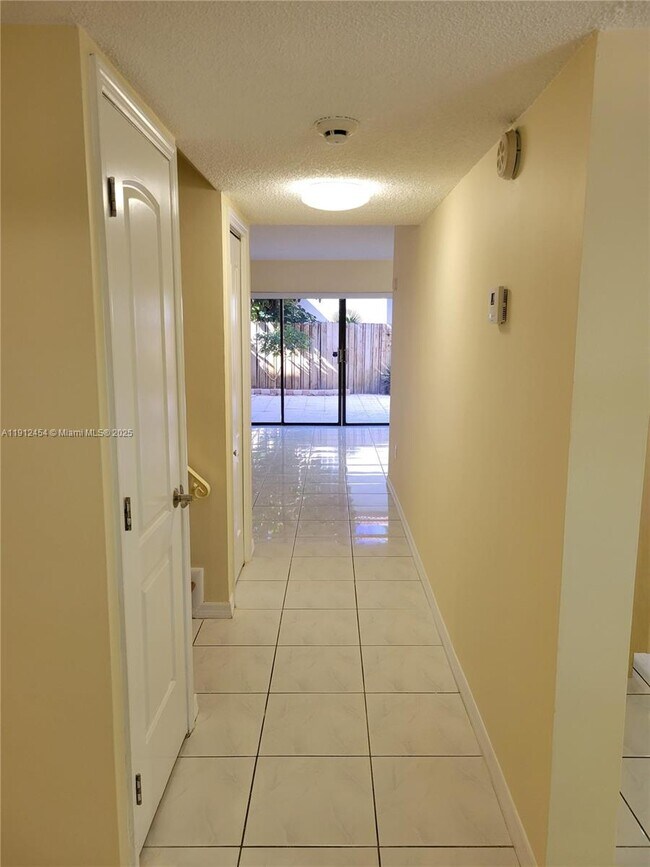 Building Photo - 2750 N 34th Ave