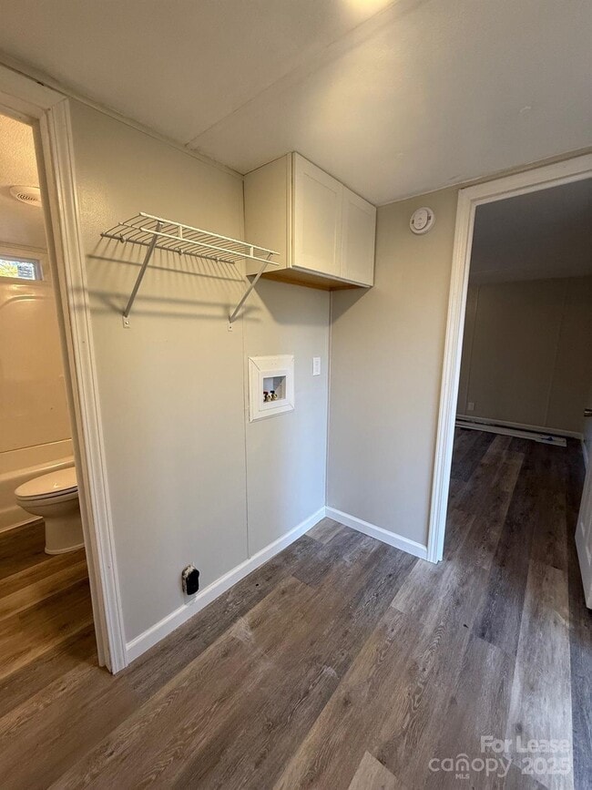 Building Photo - 161 Longbranch Rd