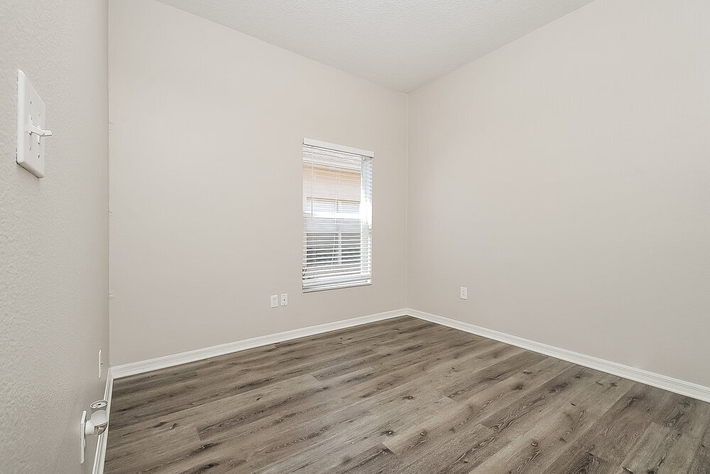 Building Photo - 748 Star Pointe Dr