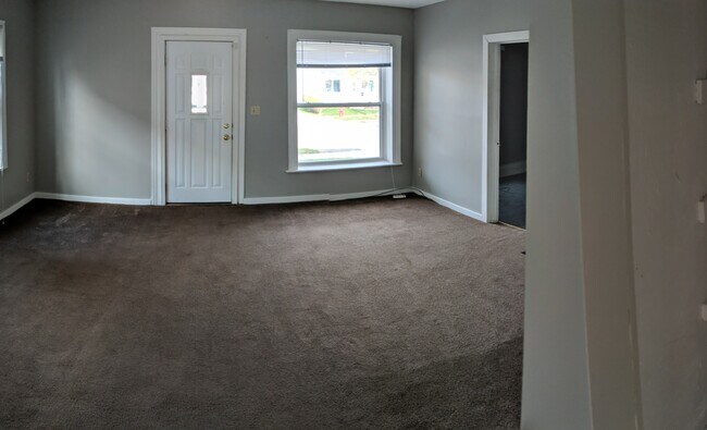 Building Photo - 913 N Jenison Ave