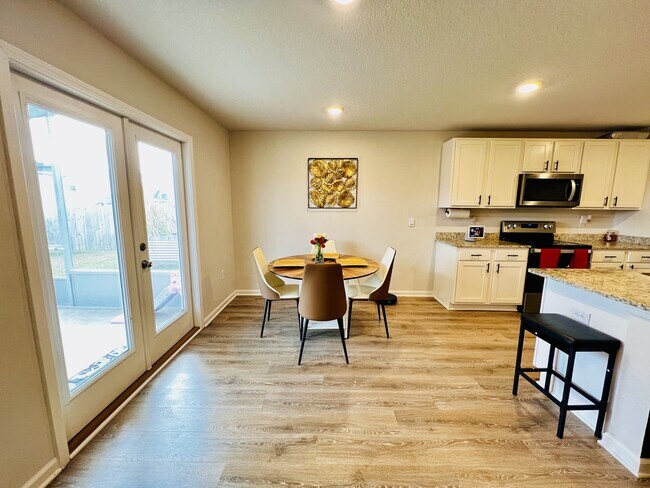 Building Photo - 603 Champ Trl