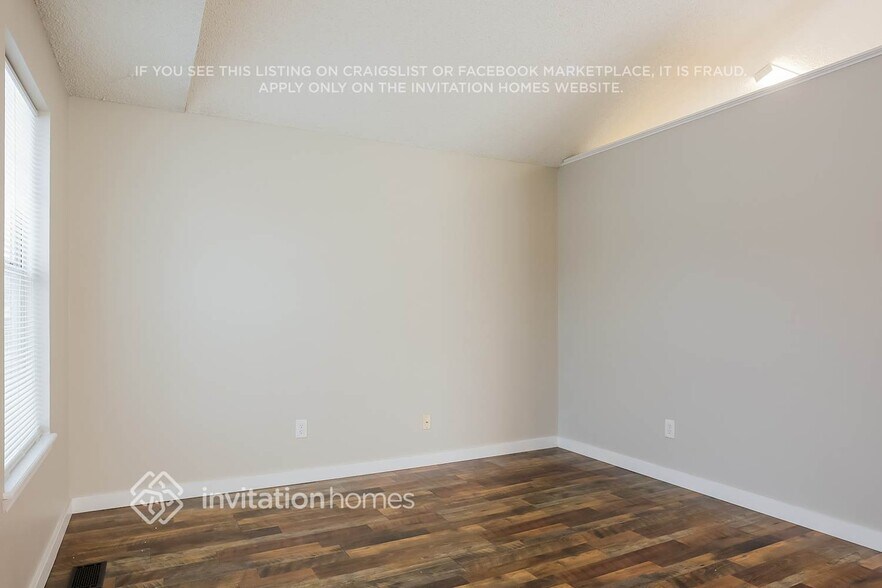 Building Photo - 4938 S Sedalia Way