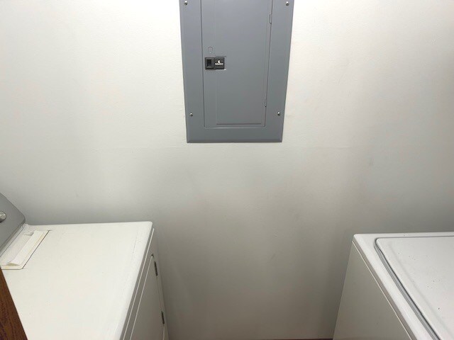 Building Photo - 1345 Cunat Ct