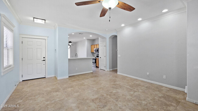 Building Photo - 14354 W Weldon Ave