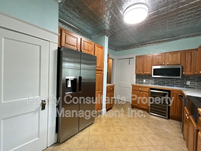 Building Photo - 1117 Lexington Ave