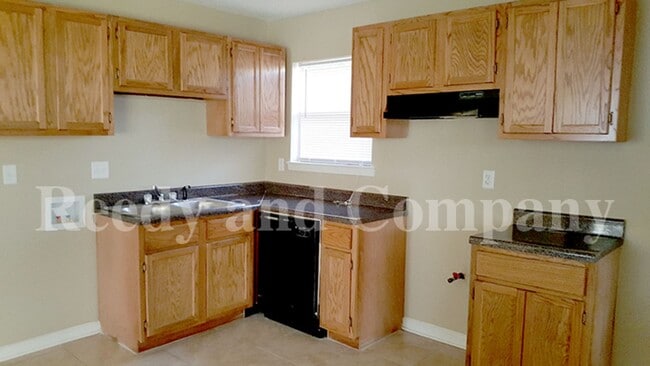 Building Photo - 5194 Colewood Ave