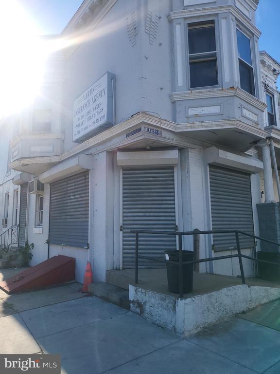 Building Photo - 5700 Delancey St